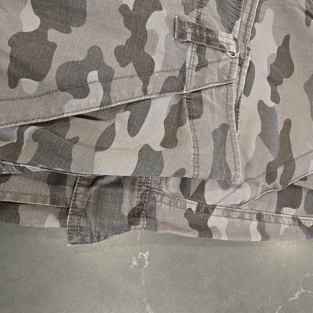 Wrangler Camouflage Cargo Shorts - Picture 3 of 8